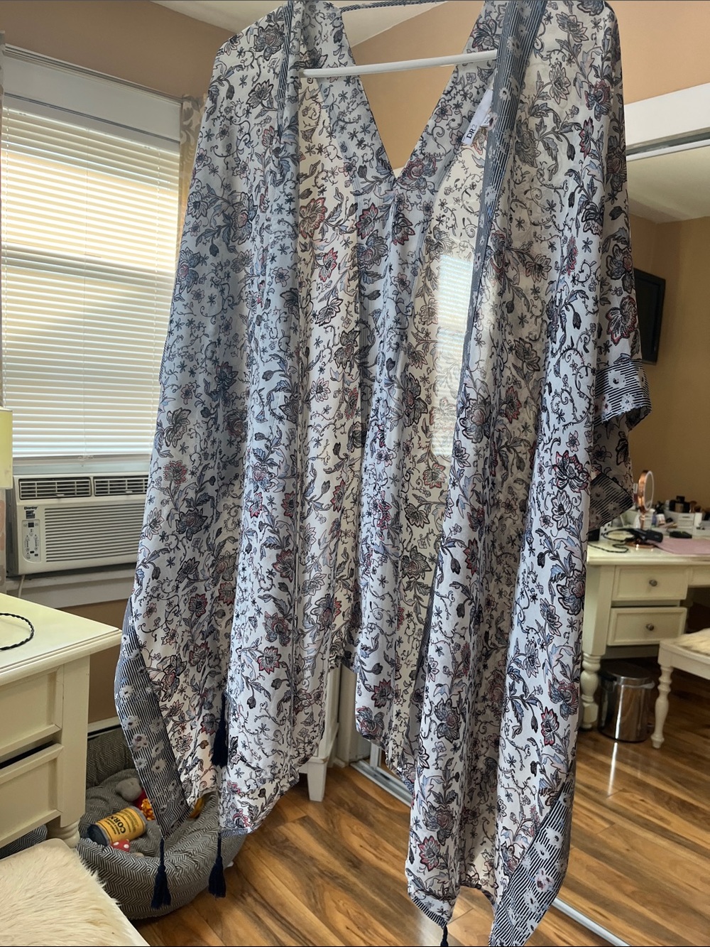 Lightweight White Floral kimono
